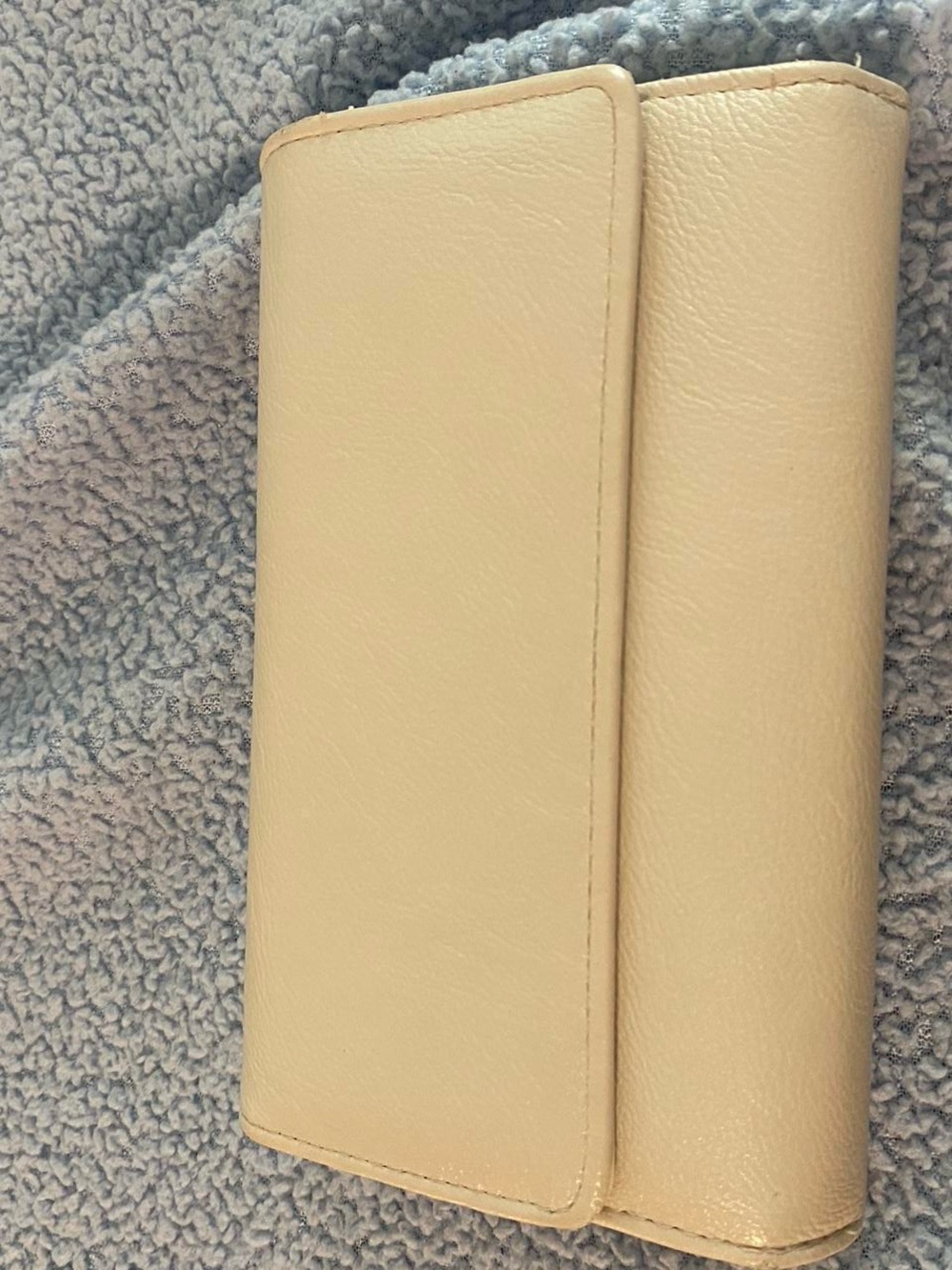 Elegant Cream Leather Women’s Wallet